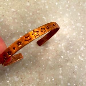 Bracelet cuff in copper with stars